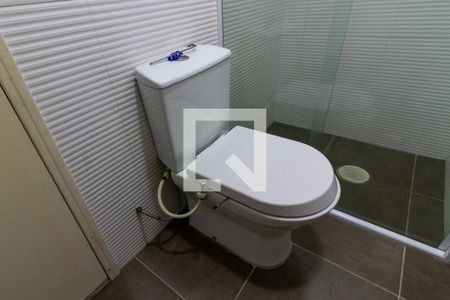 Apartamento para alugar com 100m², 2 quartos e 1 vaga Apartamento para alugar com 100m², 2 quartos e 1 vagaDetalhe do banheiro da suíte