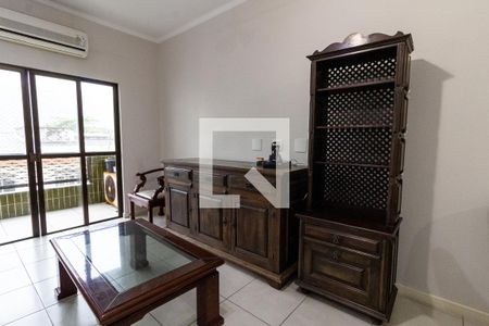 Detalhe da sala de estar de apartamento para alugar com 2 quartos, 100m² em Canto do Forte, Praia Grande