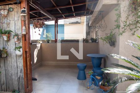 Casa à venda com 270m², 4 quartos e 2 vagas Casa à venda com 270m², 4 quartos e 2 vagasQuintal