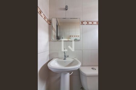Banheiro  de casa para alugar com 1 quarto, 30m² em Helena Maria, Osasco
