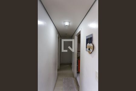 corredor de apartamento à venda com 2 quartos, 54m² em Parque Pinheiros, Taboão da Serra