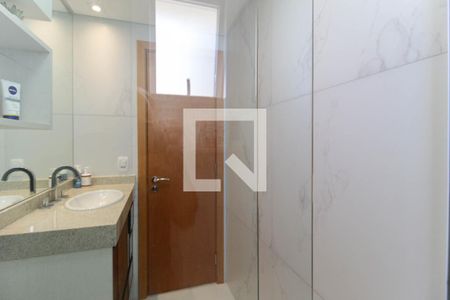 Apartamento à venda com 183m², 3 quartos e 3 vagasBanheiro do quarto 1