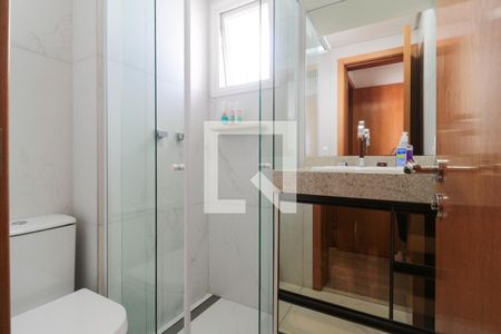 Apartamento à venda com 183m², 3 quartos e 3 vagasBanheiro do quarto 2