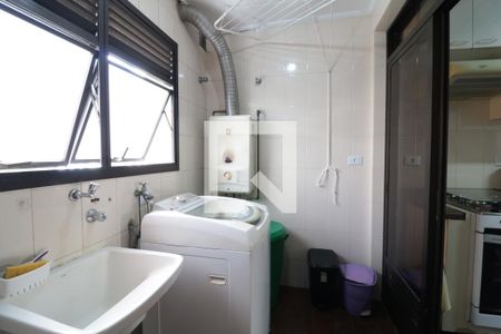 Apartamento à venda com 113m², 3 quartos e 1 vagaÁrea de Serviço