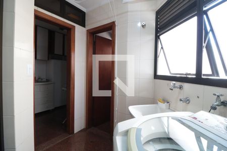 Apartamento à venda com 113m², 3 quartos e 1 vagaÁrea de Serviço