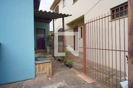 Casa à venda com 224m², 3 quartos e 5 vagasPátio _ fundos