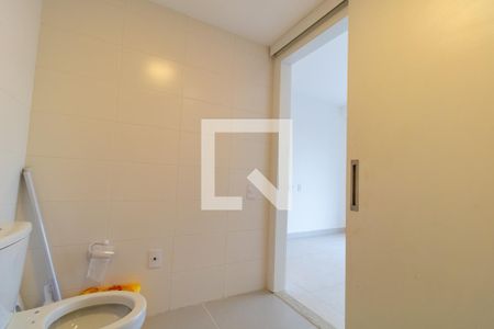 Banheiro de kitnet/studio para alugar com 1 quarto, 33m² em Butantã, São Paulo