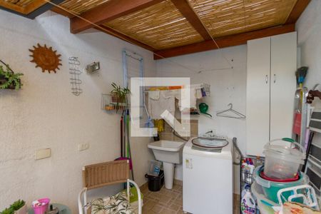 Casa à venda com 149m², 3 quartos e 2 vagasLavanderia