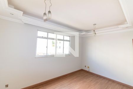 Sala de apartamento à venda com 3 quartos, 60m² em Heliópolis, Belo Horizonte