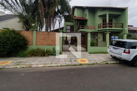 Casa à venda com 280m², 5 quartos e 6 vagasFachada