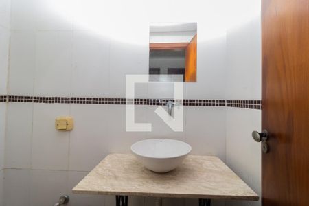 Casa à venda com 280m², 5 quartos e 6 vagasBanheiro 2