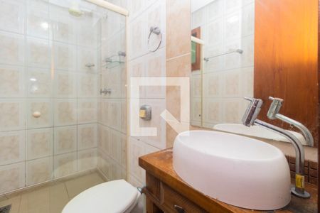 Casa à venda com 280m², 5 quartos e 6 vagasBanheiro 1