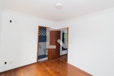 Casa à venda com 280m², 5 quartos e 6 vagasQuarto Suíte 2