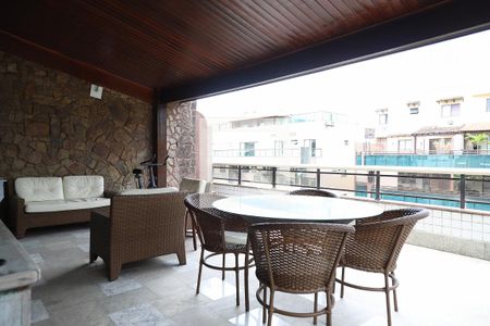 Apartamento à venda com 392m², 4 quartos e 2 vagasVaranda da sala 