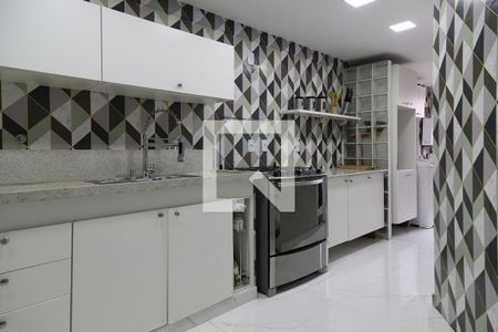 Apartamento à venda com 392m², 4 quartos e 2 vagasCozinha 