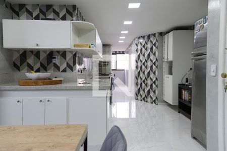 Apartamento à venda com 392m², 4 quartos e 2 vagasCozinha 