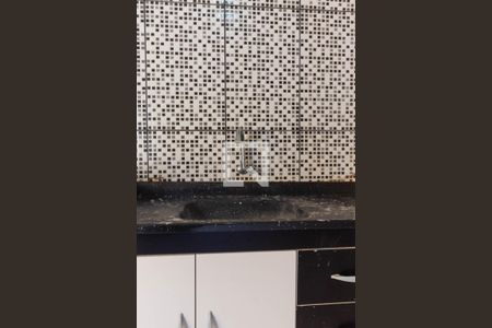 Casa à venda com 70m², 2 quartos e 2 vagas Casa à venda com 70m², 2 quartos e 2 vagasCozinha