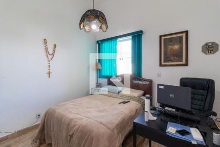 Casa à venda com 246m², 4 quartos e 3 vagasSuíte - 2º andar