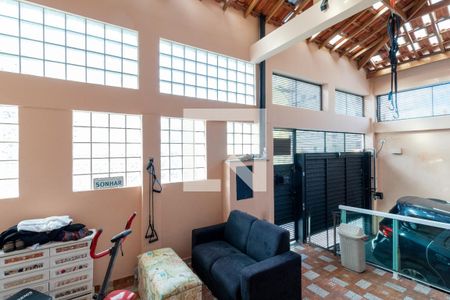 Quintal Frontal de casa à venda com 4 quartos, 246m² em Jardim Carlu, São Paulo