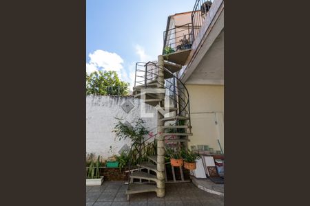 Casa à venda com 246m², 4 quartos e 3 vagasEscada da Varanda