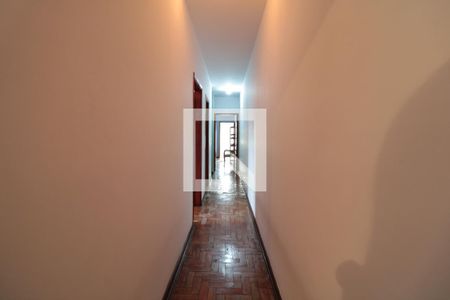 Casa à venda com 200m², 3 quartos e 2 vagasCorredor
