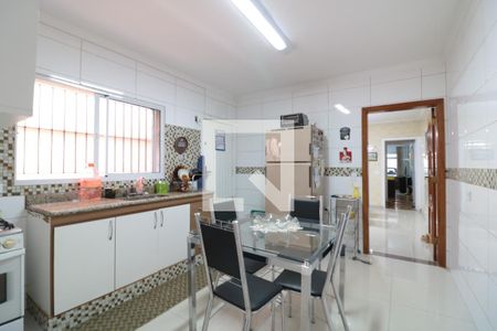 Casa à venda com 200m², 3 quartos e 2 vagasCozinha