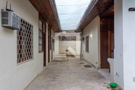 Casa para alugar com 580m², 5 quartos e 5 vagasQuintal