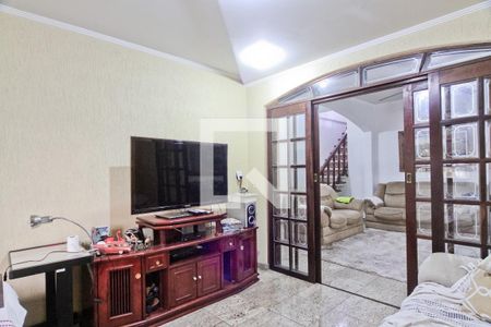 Sala de casa para alugar com 2 quartos, 200m² em Parque Pan Americano, São Paulo