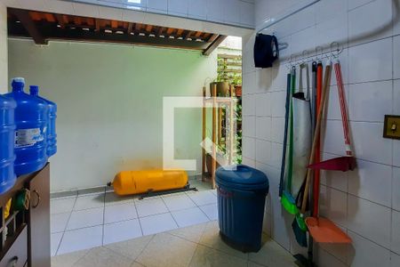 Casa à venda com 500m², 8 quartos e 2 vagas Casa à venda com 500m², 8 quartos e 2 vagasÁrea de Serviço 2