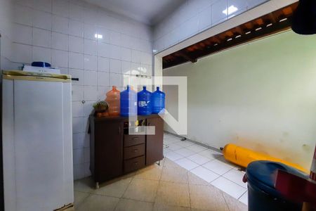 Casa à venda com 500m², 8 quartos e 2 vagas Casa à venda com 500m², 8 quartos e 2 vagasÁrea de Serviço 2