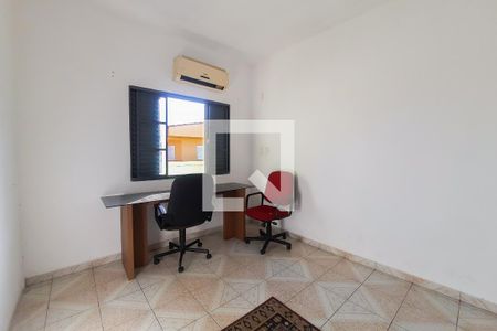 Casa à venda com 500m², 8 quartos e 2 vagas Casa à venda com 500m², 8 quartos e 2 vagasQuarto 5