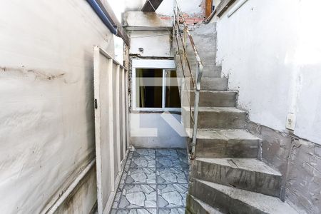 Casa para alugar com 80m², 2 quartos e sem vagaescada