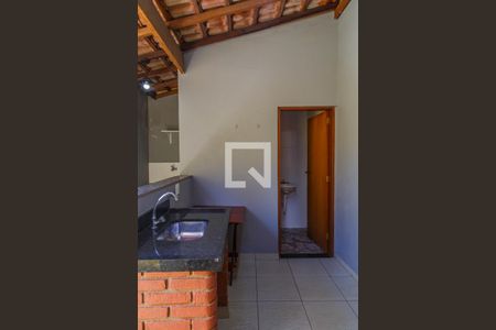 Casa à venda com 150m², 4 quartos e 2 vagasChurrasqueira