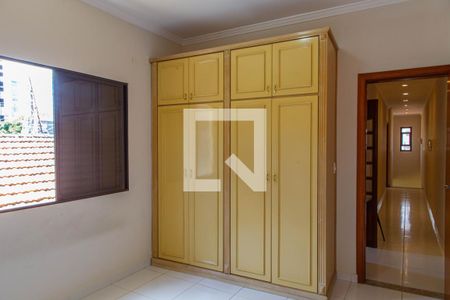 Casa à venda com 150m², 4 quartos e 2 vagasQuarto Suíte 2