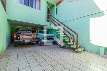 Casa à venda com 180m², 3 quartos e 4 vagas Casa à venda com 180m², 3 quartos e 4 vagasGaragem