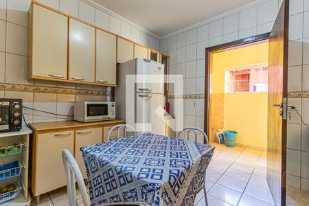 Casa à venda com 180m², 3 quartos e 4 vagas Casa à venda com 180m², 3 quartos e 4 vagasCozinha