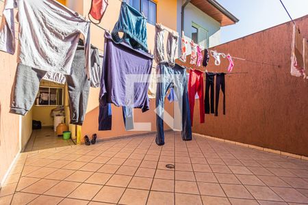 Casa à venda com 180m², 3 quartos e 4 vagas Casa à venda com 180m², 3 quartos e 4 vagasQuintal