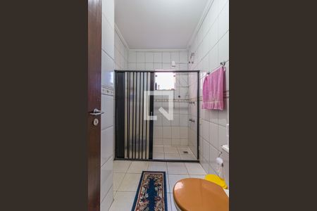 Casa à venda com 180m², 3 quartos e 4 vagas Casa à venda com 180m², 3 quartos e 4 vagasBanheiro da Suite 3