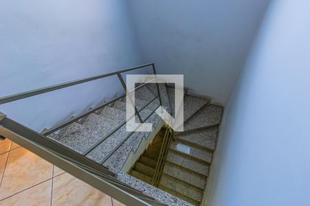 Casa à venda com 180m², 3 quartos e 4 vagas Casa à venda com 180m², 3 quartos e 4 vagasEscada Dormitórios