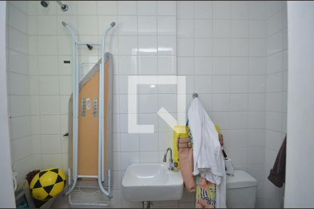 Apartamento à venda com 180m², 3 quartos e 2 vagasBanheiro de Serviço