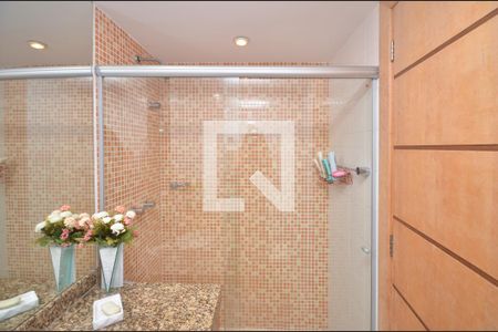 Apartamento à venda com 180m², 3 quartos e 2 vagasBanheiro Social