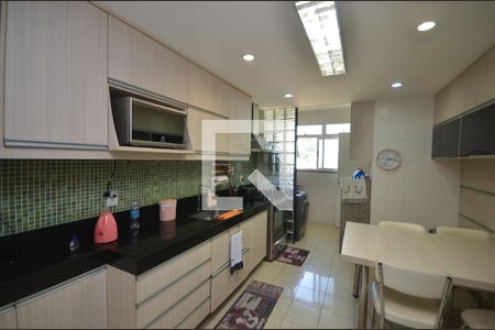 Apartamento à venda com 180m², 3 quartos e 2 vagasCozinha