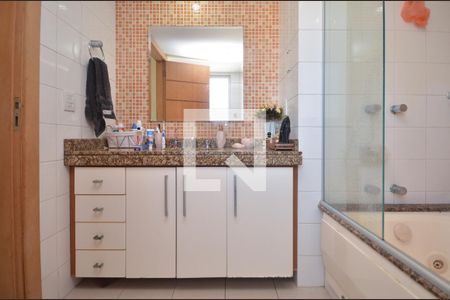 Apartamento à venda com 180m², 3 quartos e 2 vagasBanheiro da Suíte