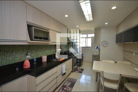 Apartamento à venda com 180m², 3 quartos e 2 vagasCozinha