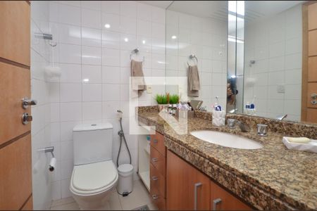 Apartamento à venda com 180m², 3 quartos e 2 vagasBanheiro Social