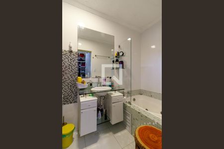 Casa à venda com 230m², 5 quartos e 4 vagasBanheiro suíte