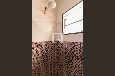 Casa à venda com 230m², 5 quartos e 4 vagasBanheiro 2