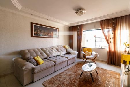 Sala de casa à venda com 5 quartos, 230m² em Vila Feliz, São Paulo