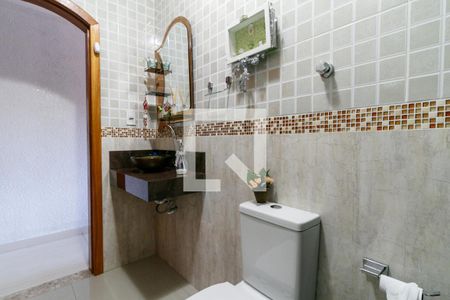 Casa à venda com 230m², 5 quartos e 4 vagasBanheiro 3