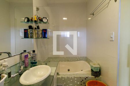 Casa à venda com 230m², 5 quartos e 4 vagasBanheiro suíte
